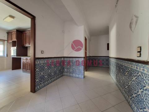 Apatamento T 2 a saida da Serra Das Minas