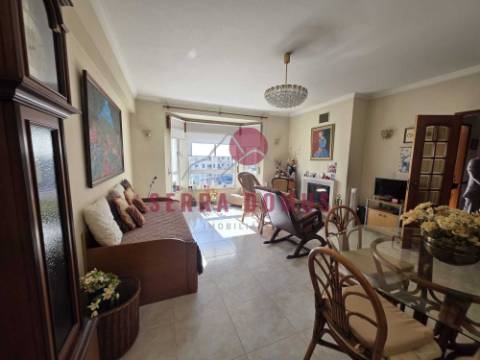 Apartamento T3 (Frente PSP de Rio de Mouro)