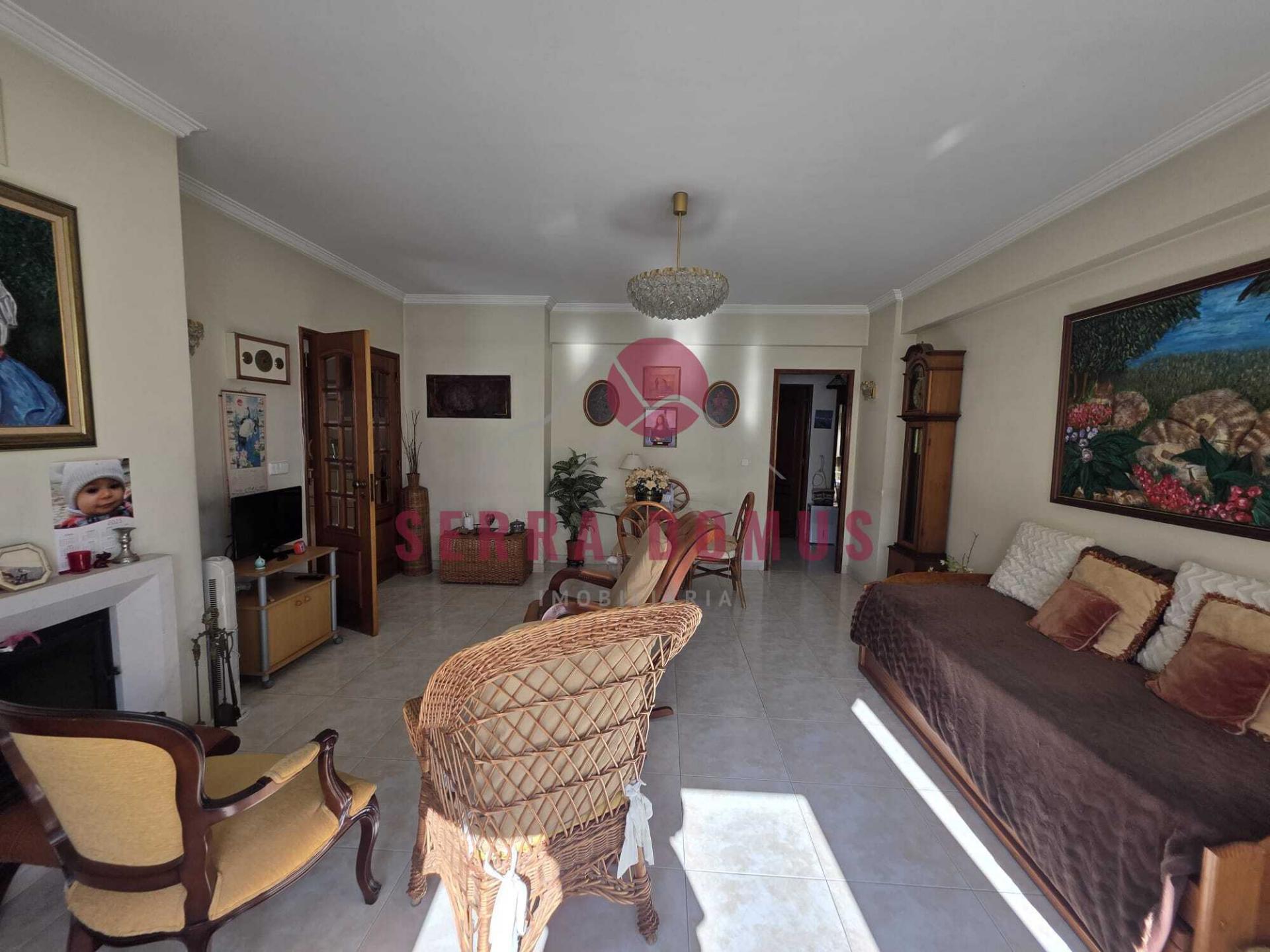 Apartamento T3 (Frente PSP de Rio de Mouro)