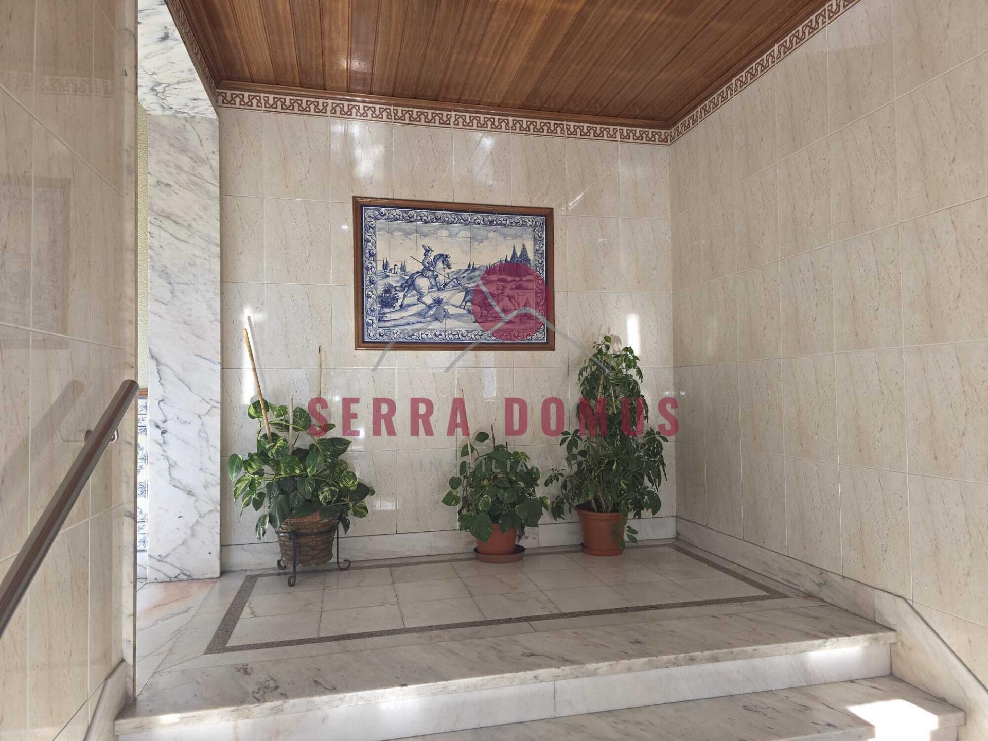 Apartamento T3 (Frente PSP de Rio de Mouro)