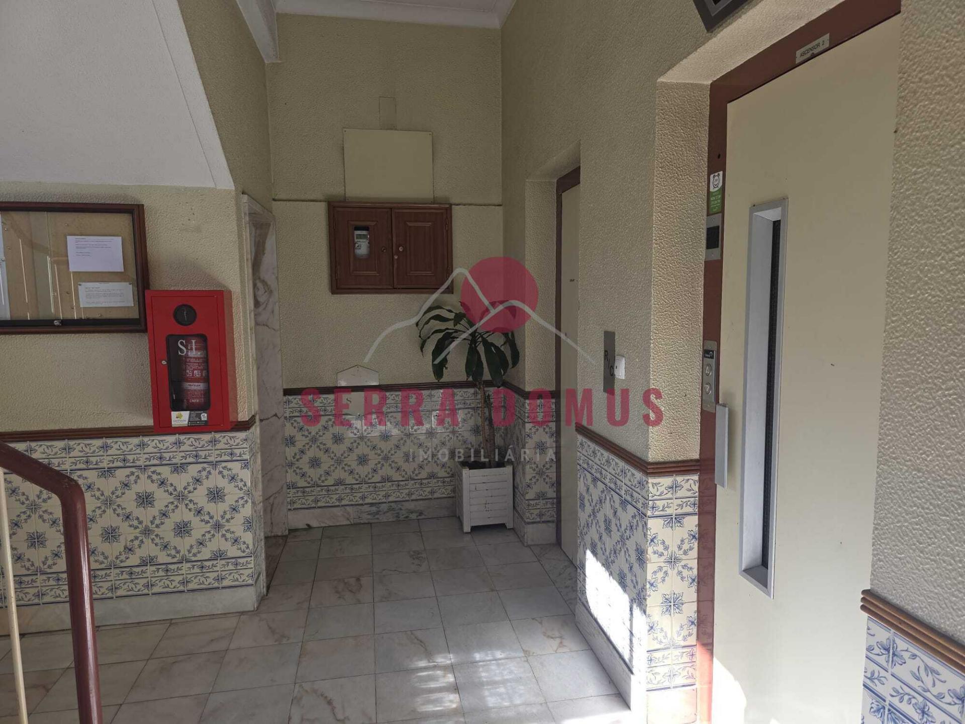 Apartamento T3 (Frente PSP de Rio de Mouro)