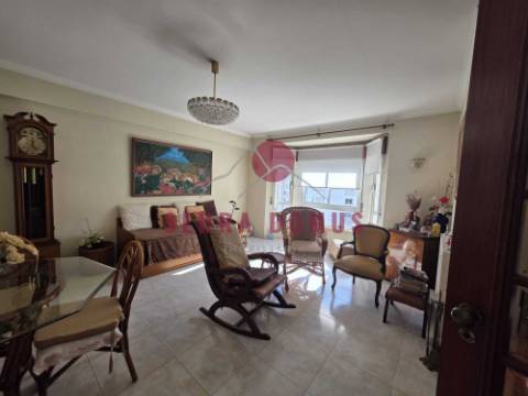 Apartamento T3 (Frente PSP de Rio de Mouro)