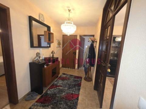 Apartamento T3 com 2 Casas de Banho na Lagoa em Faro