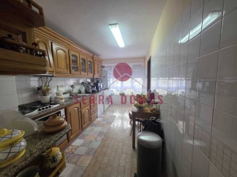 Apartamento T3 com 2 Casas de Banho na Lagoa em Faro