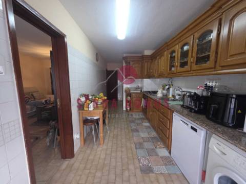 Apartamento T3 com 2 Casas de Banho na Lagoa em Faro