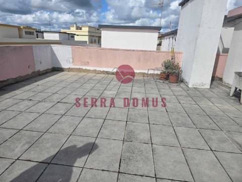 Apartamento T3 com 2 Casas de Banho na Lagoa em Faro