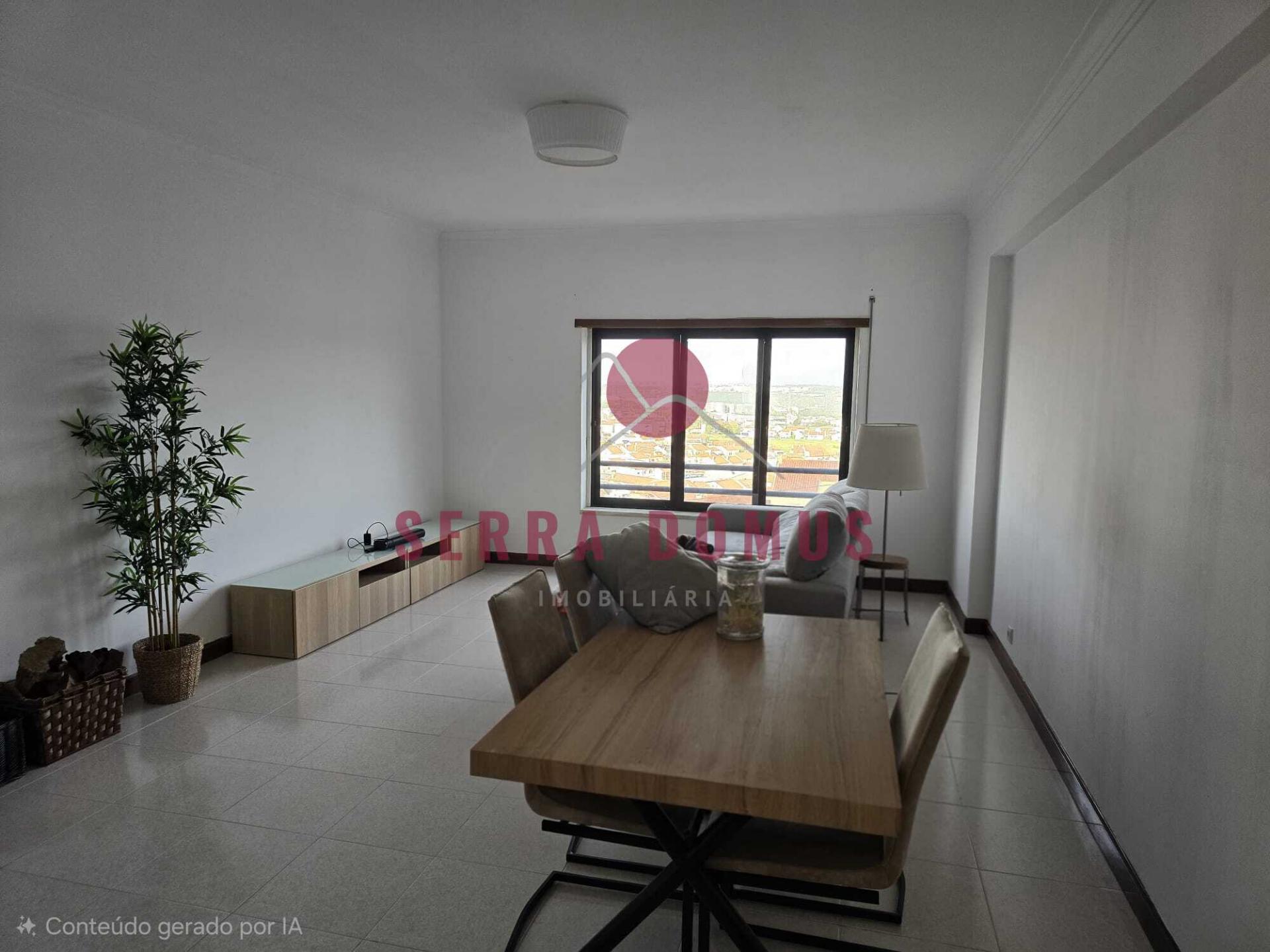 Excelente T2 Duplex com Terraço p/ ARRENDAMENTO em São Brás