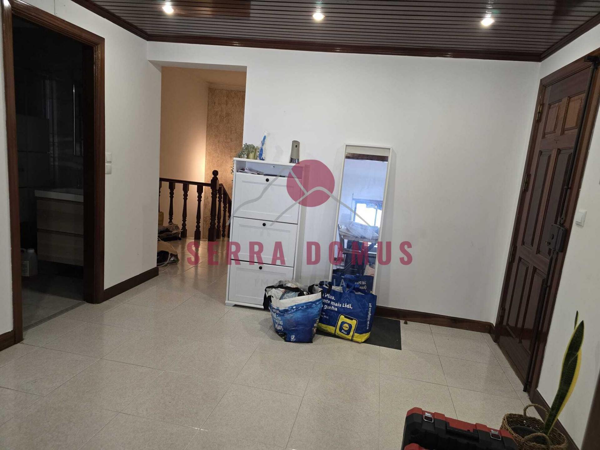 Excelente T2 Duplex com Terraço p/ ARRENDAMENTO em São Brás