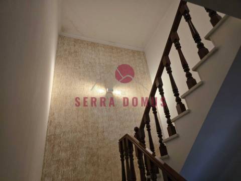 Excelente T2 Duplex com Terraço p/ ARRENDAMENTO em São Brás