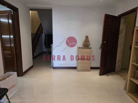 Excelente T2 Duplex com Terraço p/ ARRENDAMENTO em São Brás