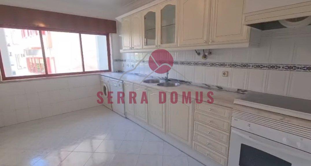 Apartamento T2 com parqueamento - Cavaleira