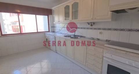 Apartamento T2 com parqueamento - Cavaleira
