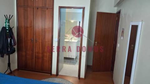 Espaçoso T3 com 123m² na Urbanização de Vale Flores