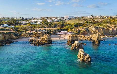 Prédio para serviços para venda em Vale Pedras, Albufeira