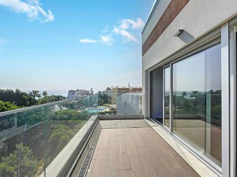 T3 com esplêndida vista mar e a 300 metros da praia em Albufeira