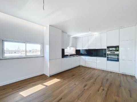 T3 com esplêndida vista mar e a 300 metros da praia em Albufeira