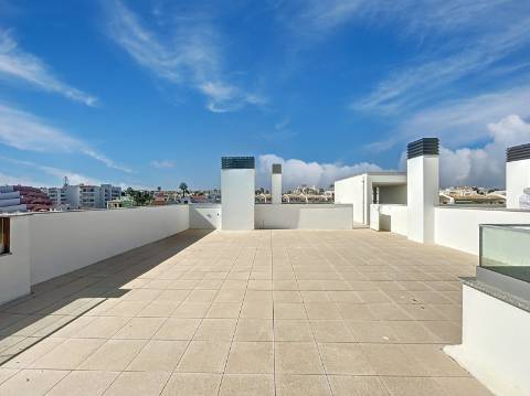 T3 com esplêndida vista mar e a 300 metros da praia em Albufeira