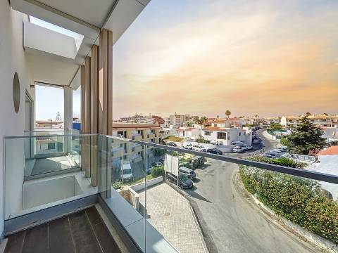 T3 com esplêndida vista mar e a 300 metros da praia em Albufeira