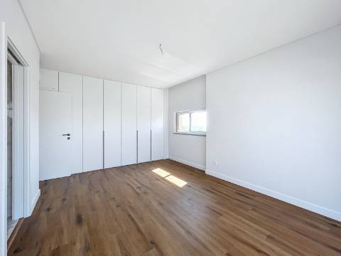 T3 com esplêndida vista mar e a 300 metros da praia em Albufeira