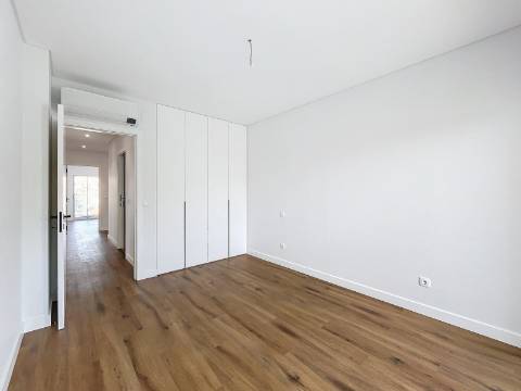 T3 com esplêndida vista mar e a 300 metros da praia em Albufeira