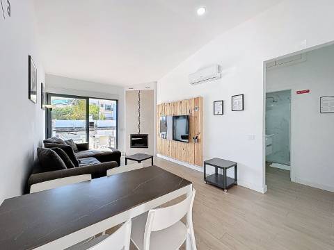 Moradia V2 com piscina e a curta distância a pé da praia em Albufeira