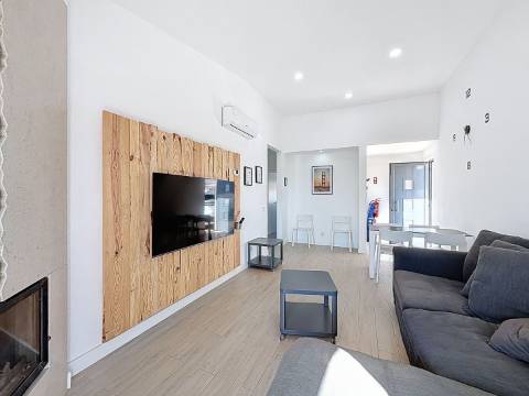 Moradia V2 com piscina e a curta distância a pé da praia em Albufeira