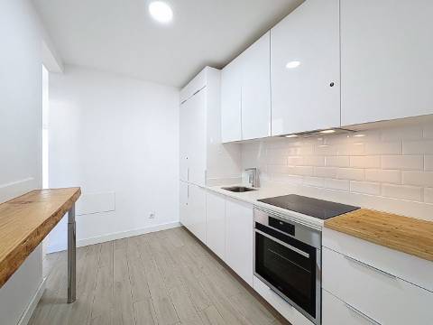 Moradia V2 com piscina e a curta distância a pé da praia em Albufeira