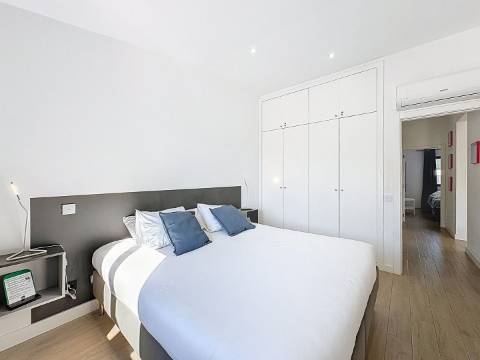 Moradia V2 com piscina e a curta distância a pé da praia em Albufeira