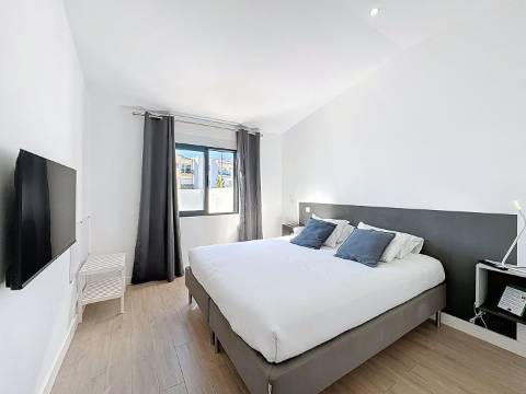 Moradia V2 com piscina e a curta distância a pé da praia em Albufeira