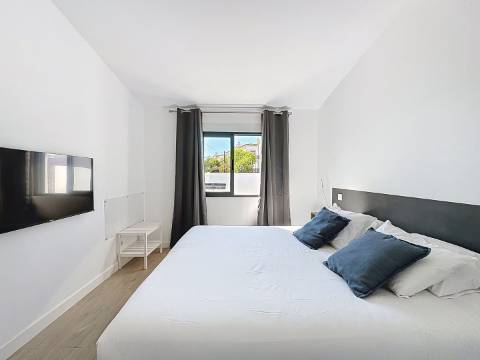 Moradia V2 com piscina e a curta distância a pé da praia em Albufeira