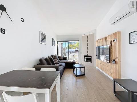 Moradia V2 com piscina e a curta distância a pé da praia em Albufeira