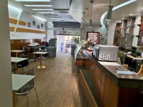 LOJA c/ Restaurante, Pastelaria c/Fábrica, Cafetaria, Equipada, Pronto a Funcionar