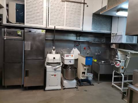 LOJA c/ Restaurante, Pastelaria c/Fábrica, Cafetaria, Equipada, Pronto a Funcionar