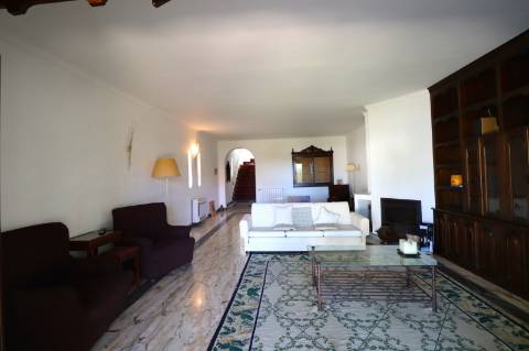 Moradia com 4+1 quartos para venda em Guia, Albufeira