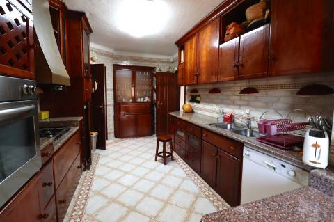 Moradia com 4+1 quartos para venda em Guia, Albufeira