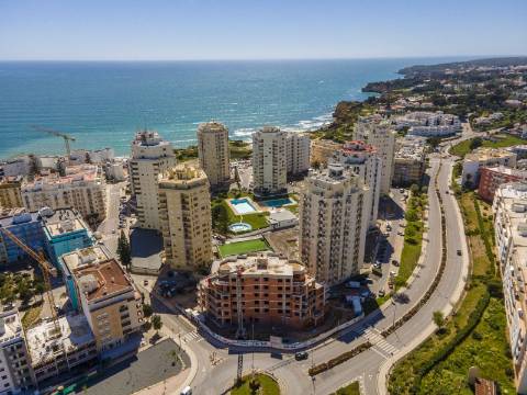 T2+2 Novo num complexo de luxo - Armação de Pera