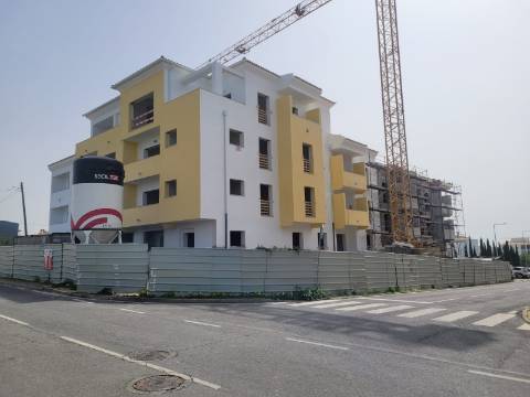 Excelente apartamento T2 em fase de construção no centro de Almancil