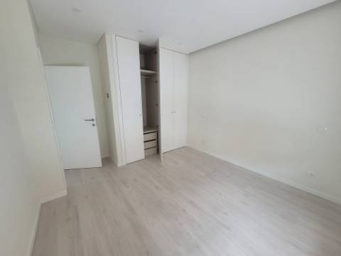 Esplendida Moradia V3 com vistas desafogadas em Ferragudo