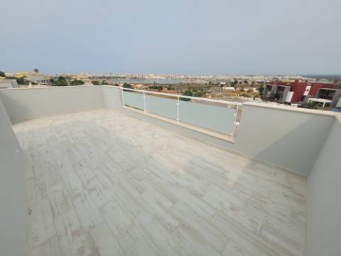 Esplendida Moradia V3 com vistas desafogadas em Ferragudo