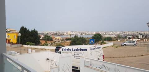 Esplendida Moradia V3 com vistas desafogadas em Ferragudo