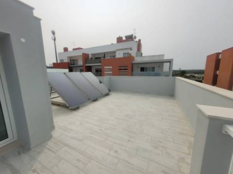 Esplendida Moradia V3 com vistas desafogadas em Ferragudo