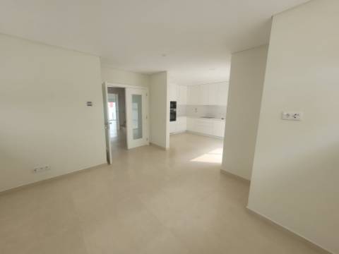 Esplendida Moradia V3 com vistas desafogadas em Ferragudo