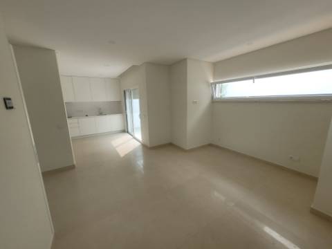 Esplendida Moradia V3 com vistas desafogadas em Ferragudo