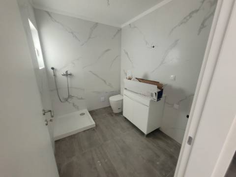 Esplendida Moradia V3 com vistas desafogadas em Ferragudo