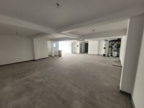 Esplendida Moradia V3 com vistas desafogadas em Ferragudo