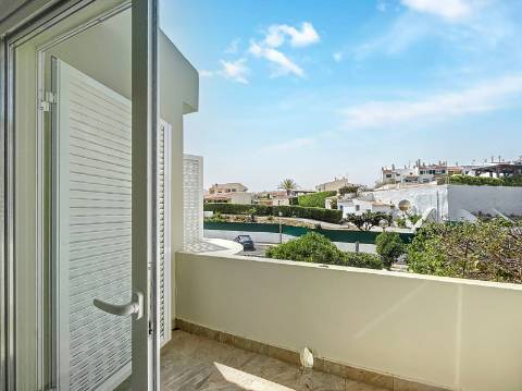 MORADIA COM 3 QUARTOS PARA VENDA EM ALBUFEIRA