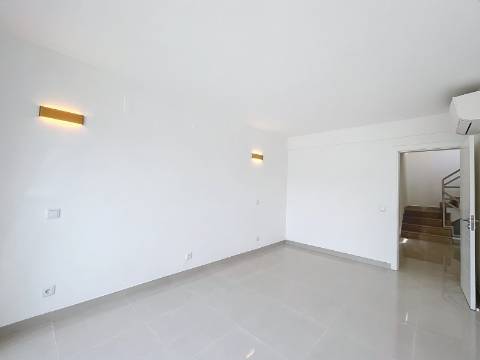 MORADIA COM 3 QUARTOS PARA VENDA EM ALBUFEIRA