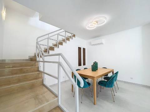 MORADIA COM 3 QUARTOS PARA VENDA EM ALBUFEIRA