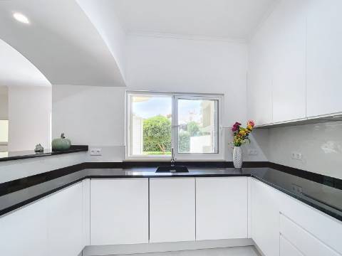 MORADIA COM 3 QUARTOS PARA VENDA EM ALBUFEIRA