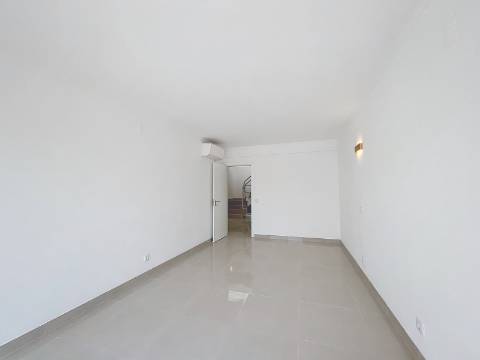 MORADIA COM 3 QUARTOS PARA VENDA EM ALBUFEIRA